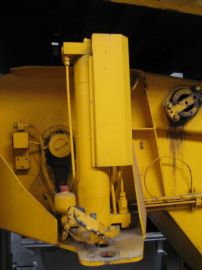 Liebherr LTM 1090-2 counterweight cyl