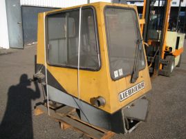 Liebherr LTM 1030 lower cabine