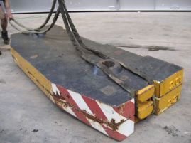 Liebherr LTM 1070 counterweight