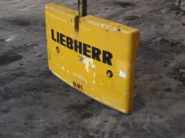 Liebherr LTM 1070 counterweight 0.9