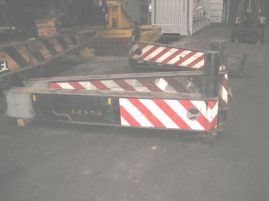 Liebherr LTM 1080-1 outrigger cil