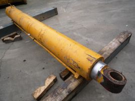 Liebherr LTM 1070 boom cylinder