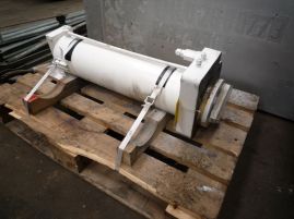 Liebherr LTM 1160-2 counterweight cyl