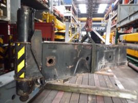 Liebherr LTM 1160/2 outrigger cil
